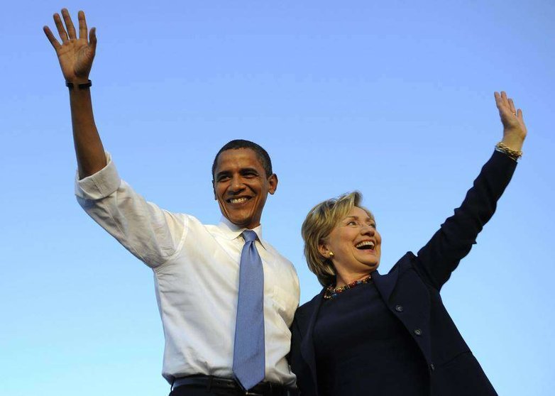 Barack Obama y Hillary Clinton durante un acto político. (Hillary Clinton, Twitter)