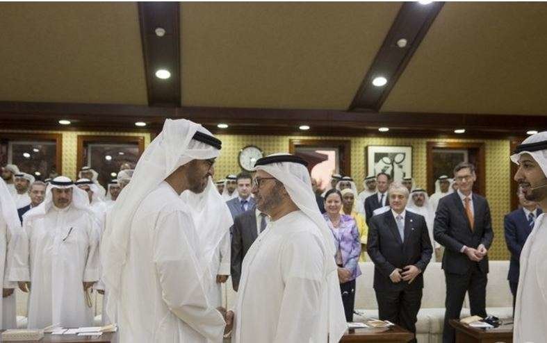 El príncipe heredero de Abu Dhabi y el ministro de Estado de Asuntos Exteriores de Emiratos.