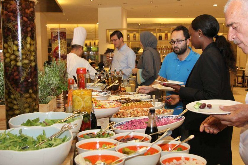 Iftar en el restaurante Sufra, ubicado en el hotel Hyatt Regency Dubai Creek Heights. (EL CORREO)