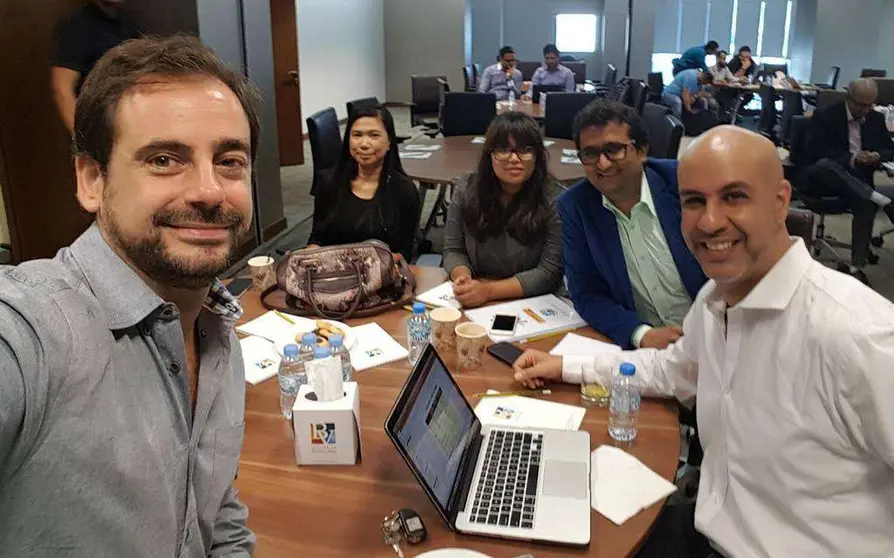 Parte del equipo 'Happiness Technology' con Pedro Amador -izquierda- y Adel El-Huni -derecha-.