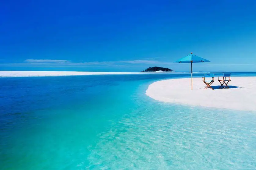 Aguas turquesas en Playa Paraíso de Cuba.