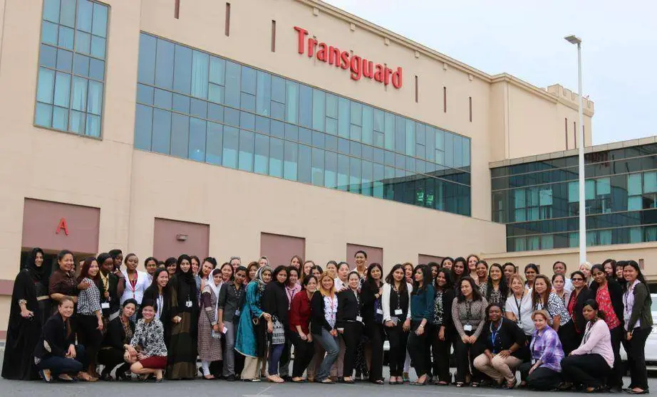 Una imagen de la oficina y empleados de Transguard Group en Dubai.