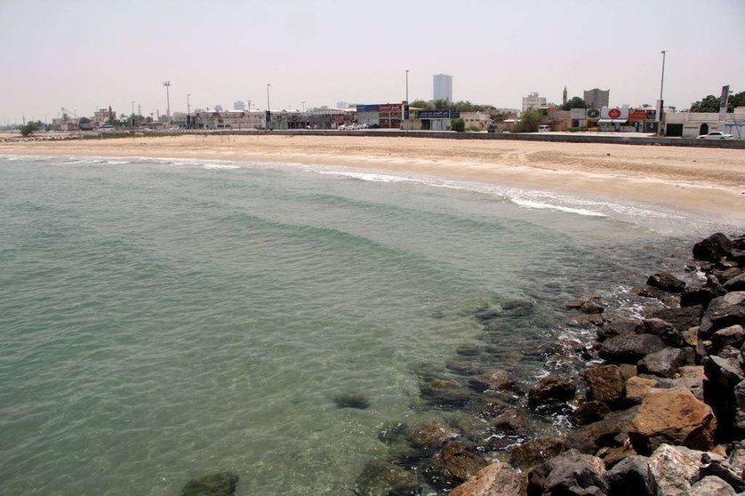 Pese al calor nadie acude a las playas urbanas de Ras Al Khaimah, cuyas aguas registran temperaturas de más de 30 grados. (EL CORREO)