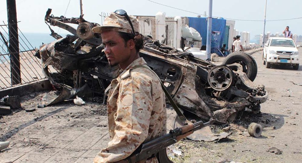 Imagen de un coche bomba en Yemen.