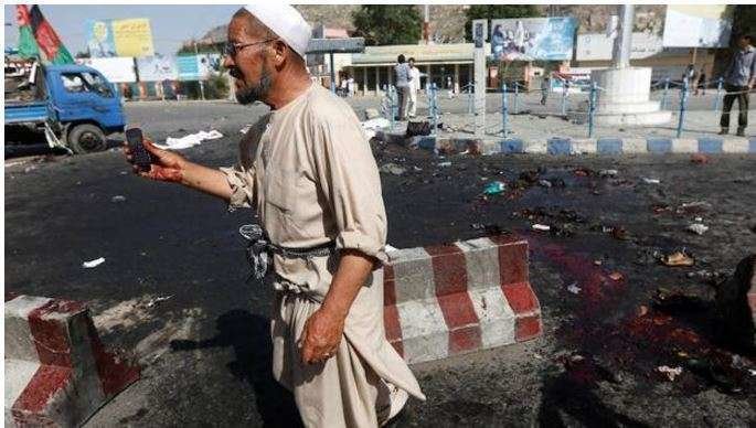 Una imagen del lugar donde ocurrió el atentado en Kabul.