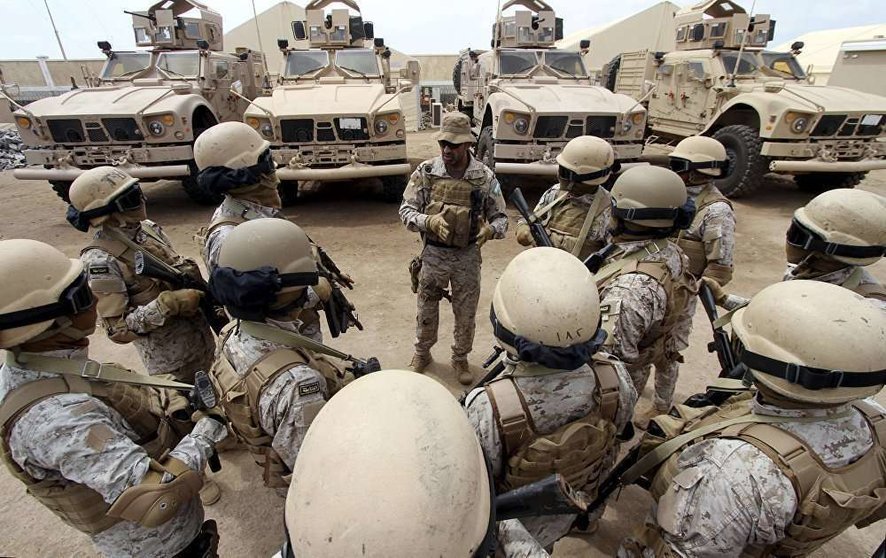 Un grupo de soldados de la Coalición Árabe en Yemen.