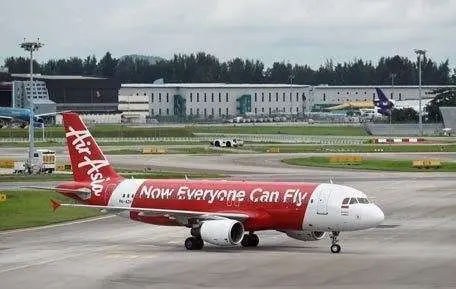 Un avión de la aerolínea Air Asia.