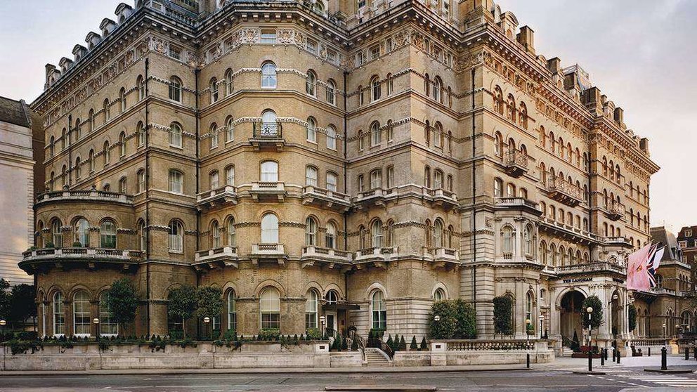Fachada del Hotel Langham de Londres.