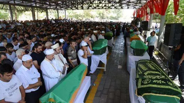 Funeral por los fallecidos en el atentado terrorista en Turquía.