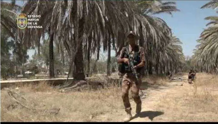 Los instructores españoles soportan en Irak temperaturas de 50º C.