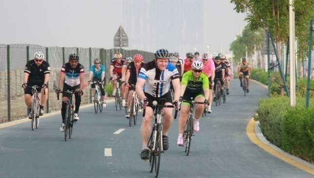 Una imagen de ciclistas en Dubai.