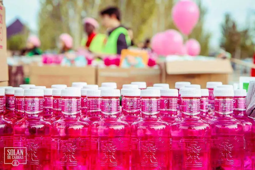 Botella rosa de Solan de Cabras.