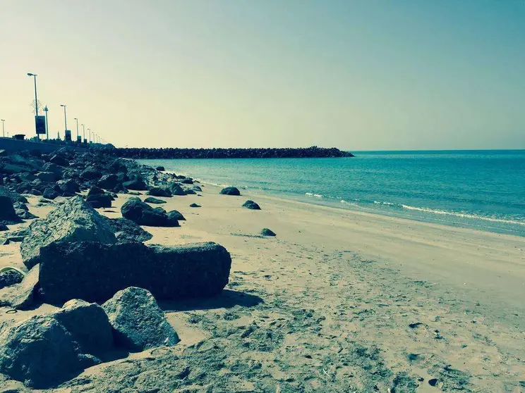 Paseo marítimo en Emiratos Árabes Unidos (Marta Pérez). 