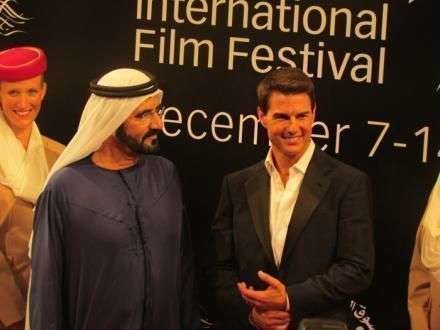 Tom Cruise junto al jeque Mohamed Bin Rashid Al Maktum en el Festival de Cine de Dubai de 2011.