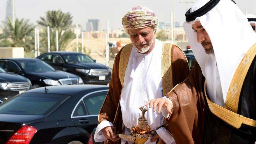 El ministro de Asuntos Exteriores de Omán durante una visita a Arabia Saudita.