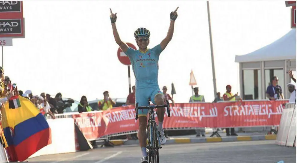 Tanel Kangert, ganador de la etapa y primero en la general a la llegada a la meta.