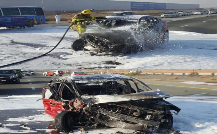 Estado en el que quedaron los coches tras el choque.