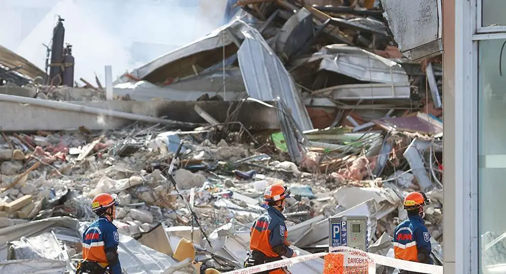 Las autoridades advierten de tsunami después del terremoto.