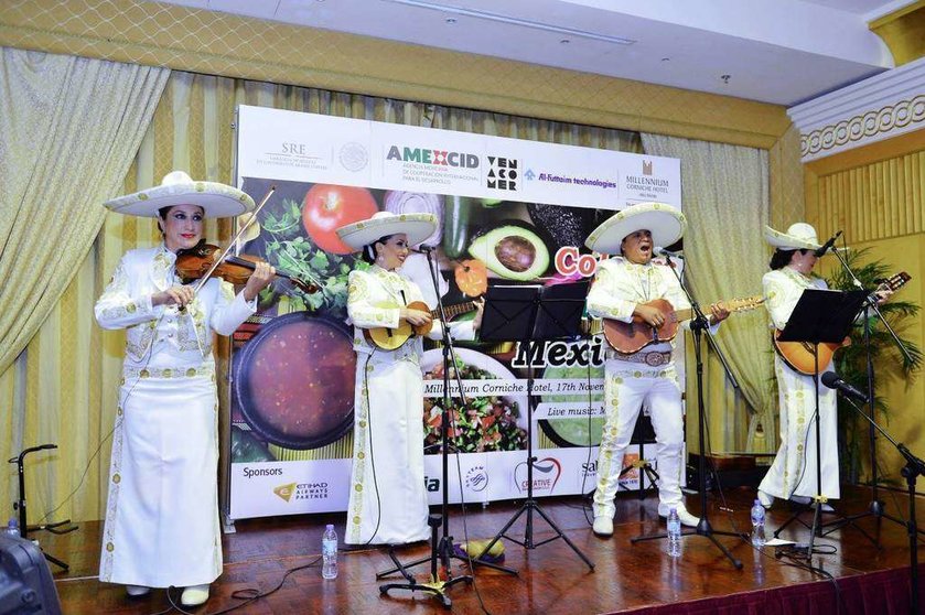 El grupo mariachi 'La Rosa', durante su actuación en el evento 'Colores y sabores de México'. (Manaf K. Abbas)