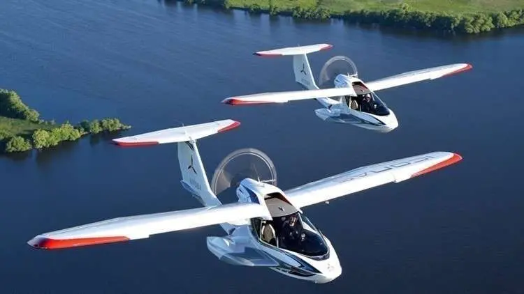 El avión se aprende a pilotar en 24 horas.