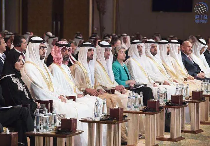 Personalidades asistentes a la conferencia sobre protección del patrimonio.