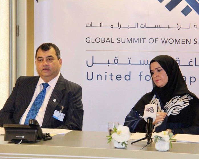 La presidenta del Consejo Nacional Federal de EAU, Amal Al Qubaisi, durante el evento.,