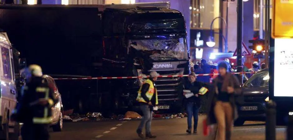 Primeras imágenes del camión que conducía uno de los atacantes.