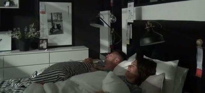 Youtubers' belgas durmiendo en el Ikea 