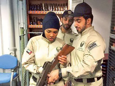Miembros de policía especializada de Emiratos Árabes.