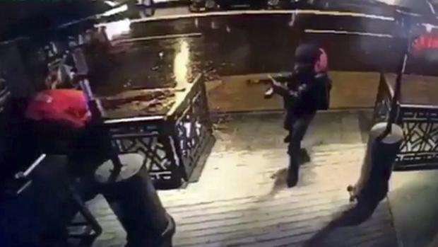 Captura de vídeo donde aparece el asaltante de la discoteca de Estambul.