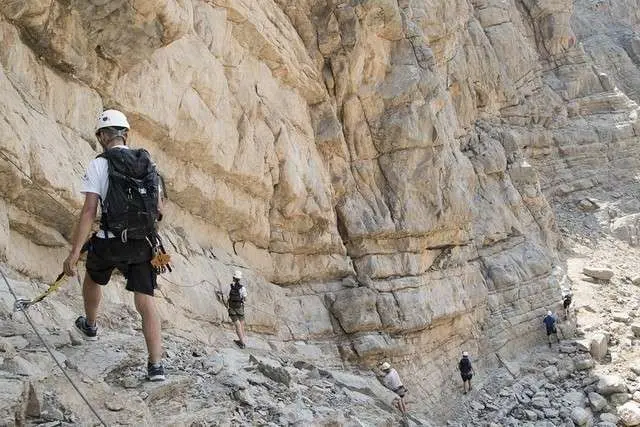 La Vía Ferrata en la montaña de Jebal Jais en el emirato de Ras Al Khaimah.