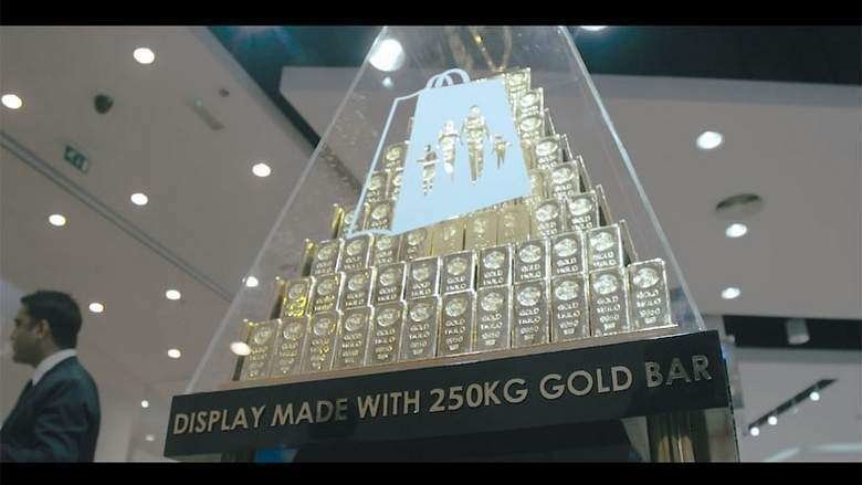 Lingotes de oro expuestos en Dubai.