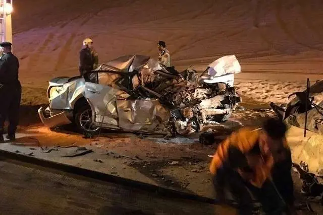 Estado en el que quedaron los vehículos siniestrados en Ras Al Khaimah. (Policía de RAK)