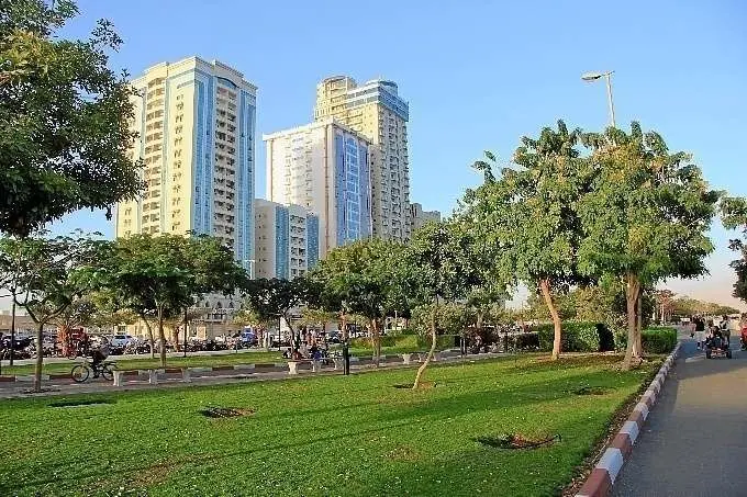 Corniche del emirato de Ras Al Khaimah. 