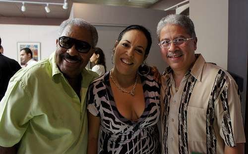 A la derecha, Willie Sotelo, pianista de El Gran Combo de Puerto Rico.