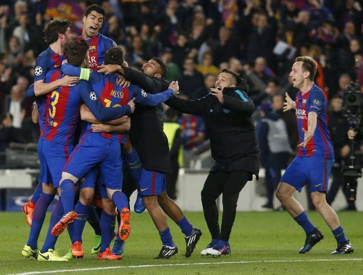 Sergi Roberto festeja el sexto gol del Barcelona.