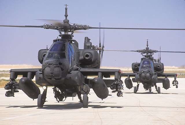 Helicópteros modelo Apache.