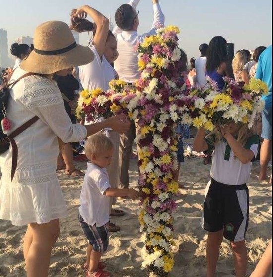 La Pascua en la playa de Umm Suqueim de Dubai.