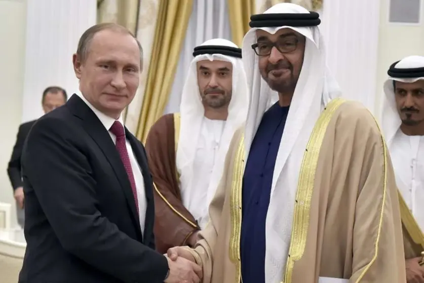 El príncipe heredero de Abu Dhabi durante un encuentro con Putin en marzo de 2016.(Reuters) 