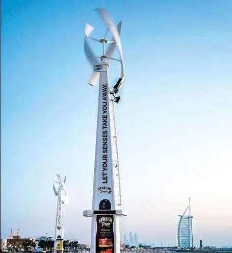 Farolas en la playa de Dubai.(Gulf News)