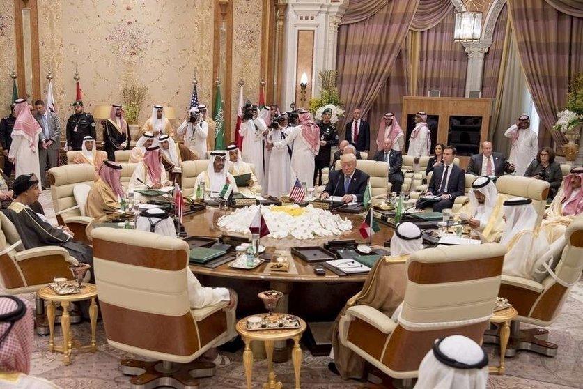 Los líderes del CCG y Donald Trump, durante su reunión de este domingo en Riad. (Hamad Al Kaabi, Crown Prince Court Abu Dhabi)