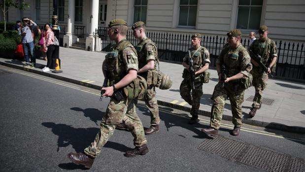 Militares británicos en Londres.