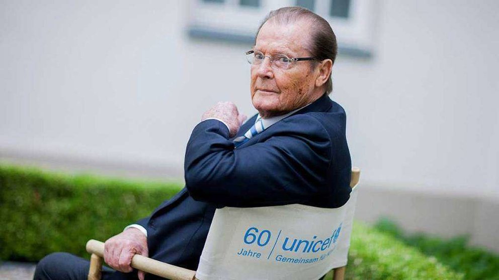 Roger Moore, en su papel de embajador de Unicef.