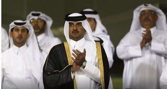 En el centro de la imagen de Reuters, el emir qatarí, el jeque Tamim bin Hamad al Zani