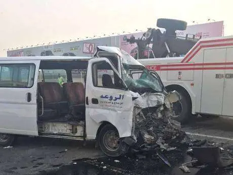 Uno de los vehículos implicados en un accidente múltiple en Sheikh Zayed. (Policía de Dubai)