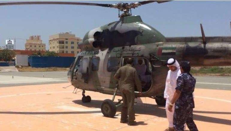Un helicóptero de EAU participó en el rescate.