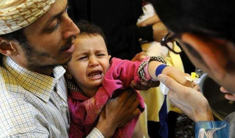 Un niño atendido en un centro sanitario de Yemen. (Cruz Roja Twitter)