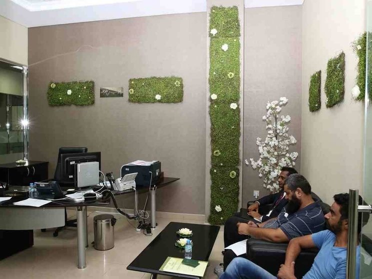 La "sala verde" en el Ministerio de Recursos Humanos y Emiratización donde se pueden resolver disputas legales.