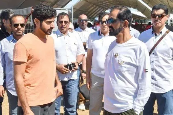 El jeque Mohammed bin Rashid y el jeque Hamdan durante el evento deportivo en la Toscana. (WAM)