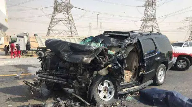 Estado en el que quedó el Tahoe tras el choque. (Policía Dubai)